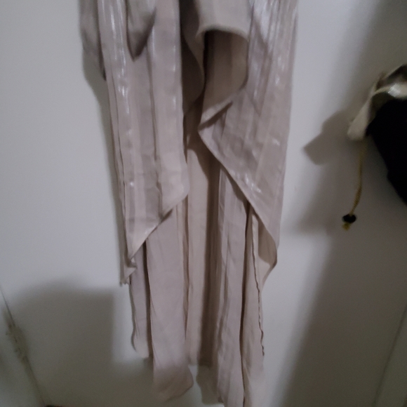 ❤🦋 Hi-Lo Flutter Hem Dress 🦋❤ - Picture 8 of 8